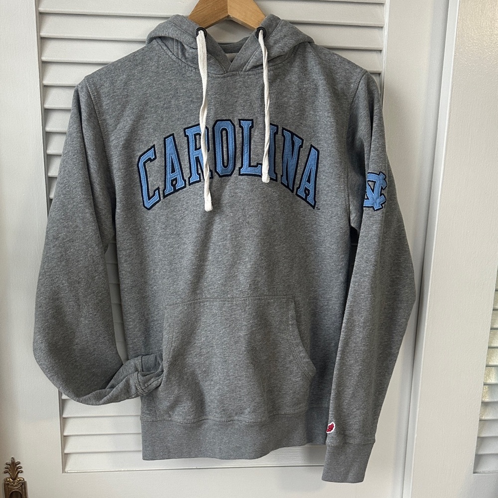 UNC Gray Embroidered Hoodie -Size Small
